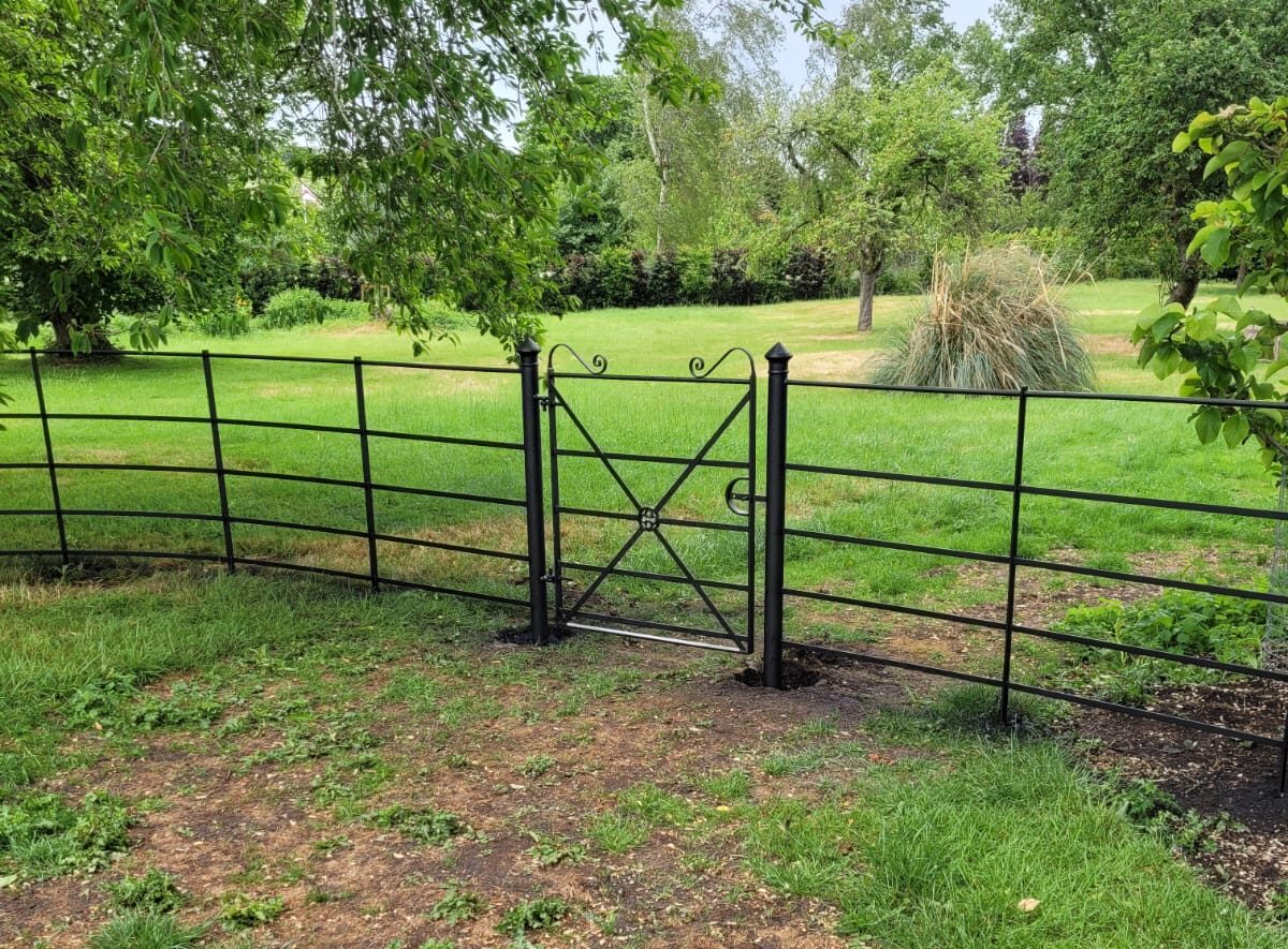 Quadrant gate
